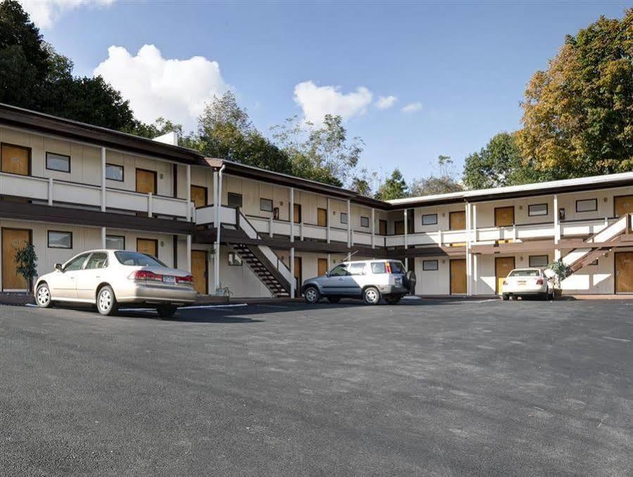 Americas Best Value Inn Highland-Poughkeepsie Exterior foto